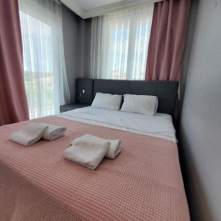 5 Mins To Airport Private Villa Room Istanbul Eksteriør billede