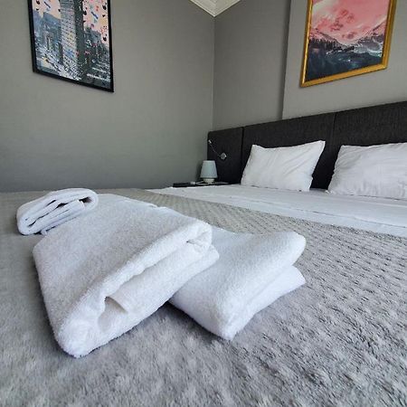 5 Mins To Airport Private Villa Room Istanbul Eksteriør billede